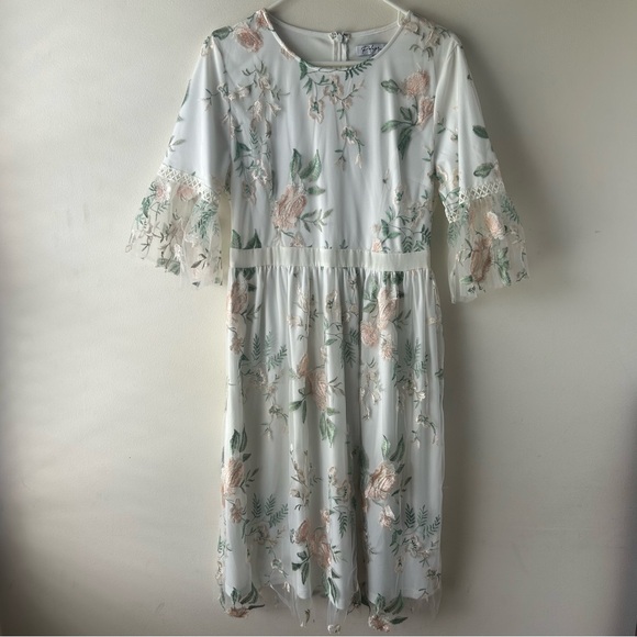 Polagram Dresses & Skirts - Polagram Floral Appliqué Tulle Midi Dress White Green Pink M